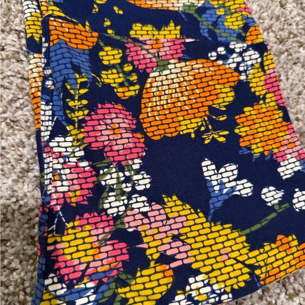 LuLaRoe Leggings Multicolor Floral Patterned Garment